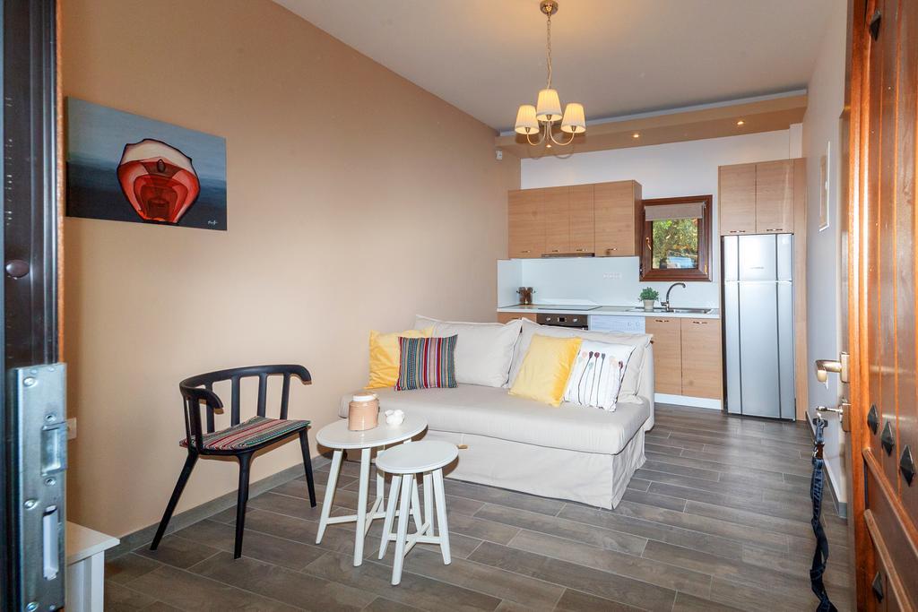 Kissos Apartments วูร์วูรู ภายนอก รูปภาพ