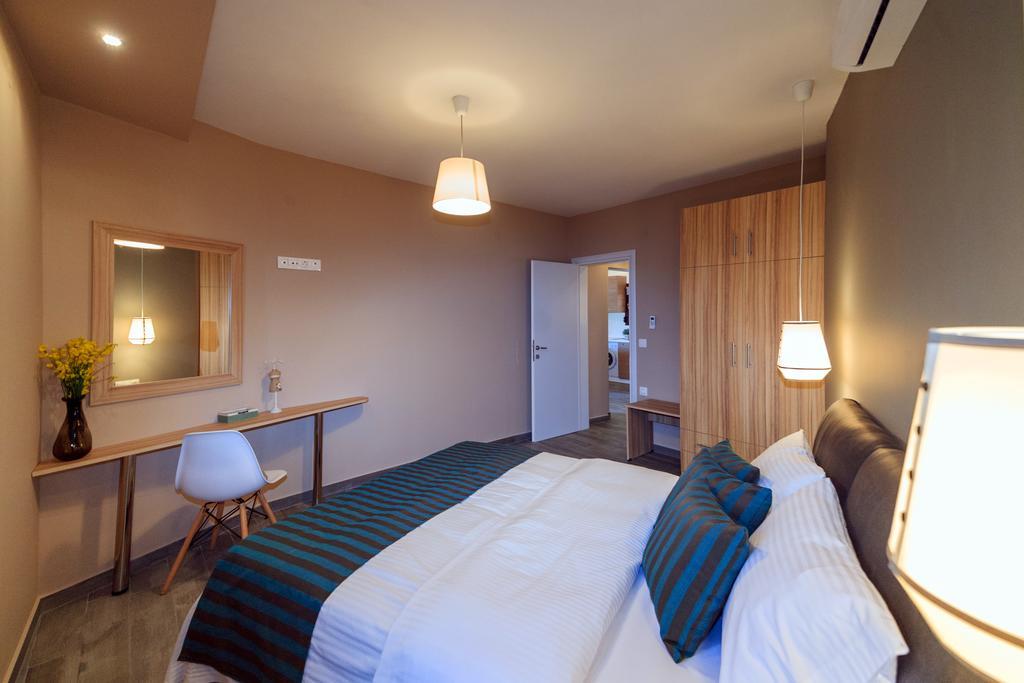 Kissos Apartments วูร์วูรู ภายนอก รูปภาพ