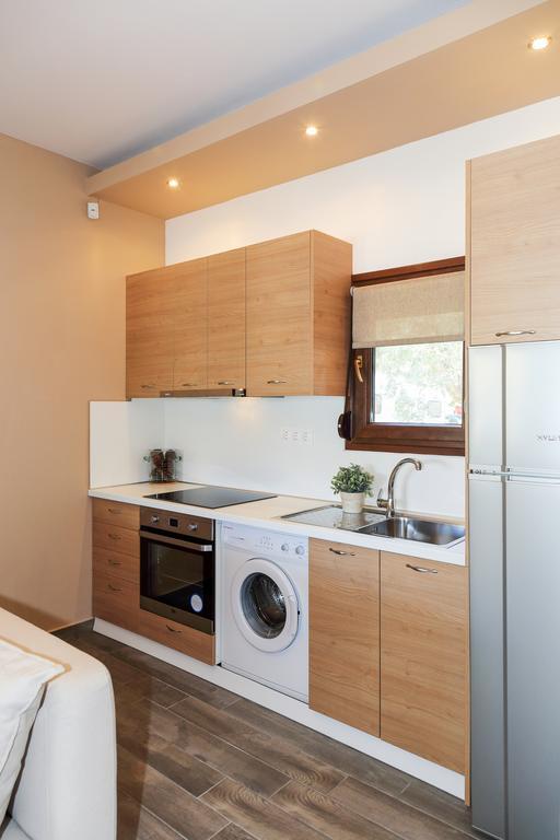 Kissos Apartments วูร์วูรู ภายนอก รูปภาพ