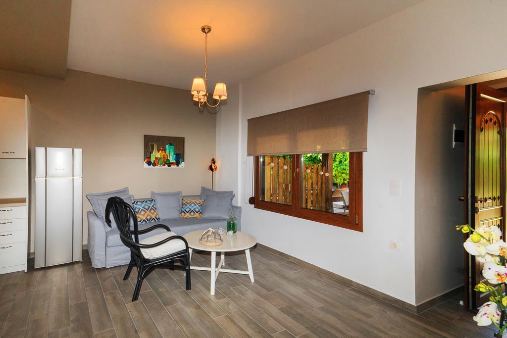 Kissos Apartments วูร์วูรู ภายนอก รูปภาพ