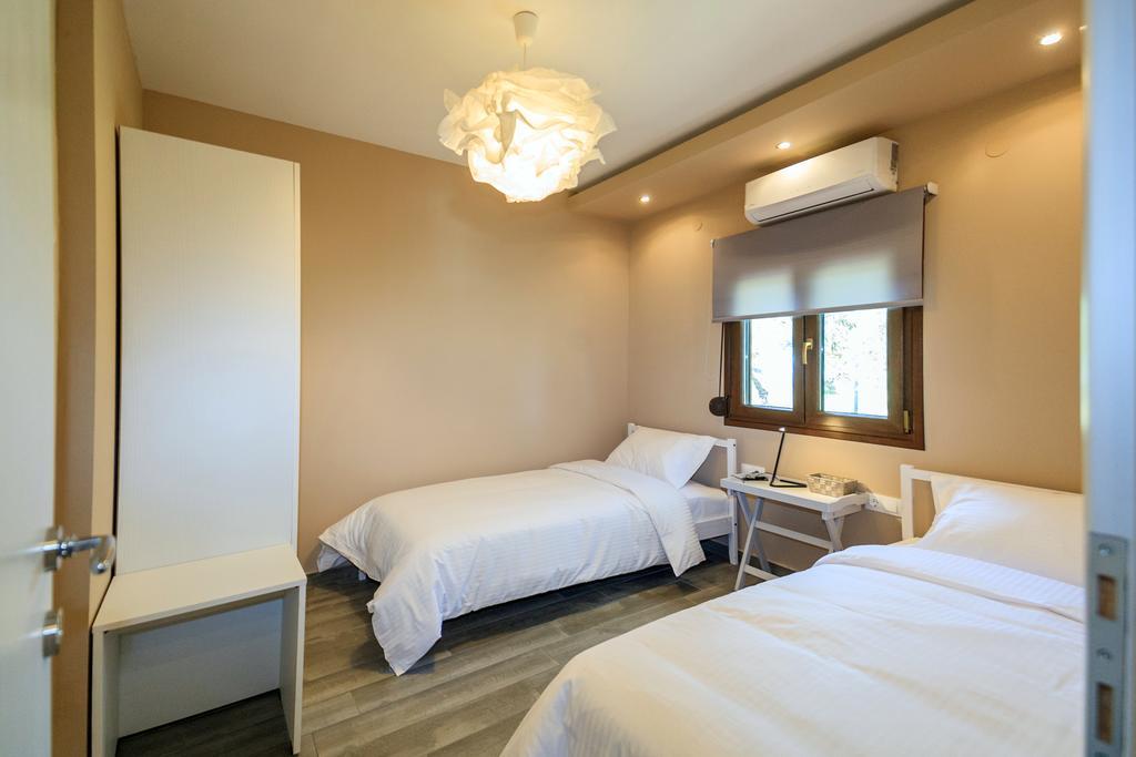 Kissos Apartments วูร์วูรู ภายนอก รูปภาพ