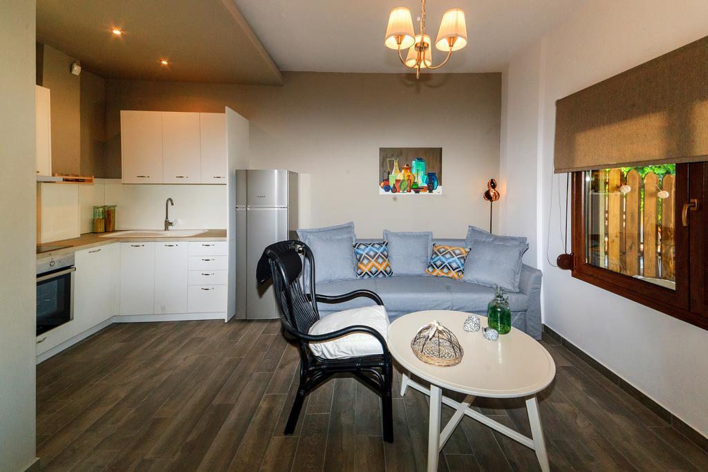 Kissos Apartments วูร์วูรู ภายนอก รูปภาพ